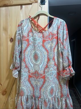 Paisley Vine Women’s Coral Paisley Crisscross Neck Blouse size large
